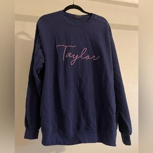 TAYLOR STITCH SWEATSHIRT IN NAVY   taylor swift